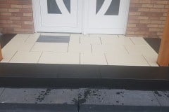 Eingangspodest in Brieselang aus Keramik bauen