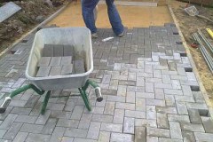 Pflasterarbeiten Betonstein Garageneinfahrt pflastern