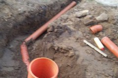 Regenwasser Versickerung verlegen von Regenwasserleitung