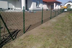 Zaunbau Maschendrahtzaun aufbauen